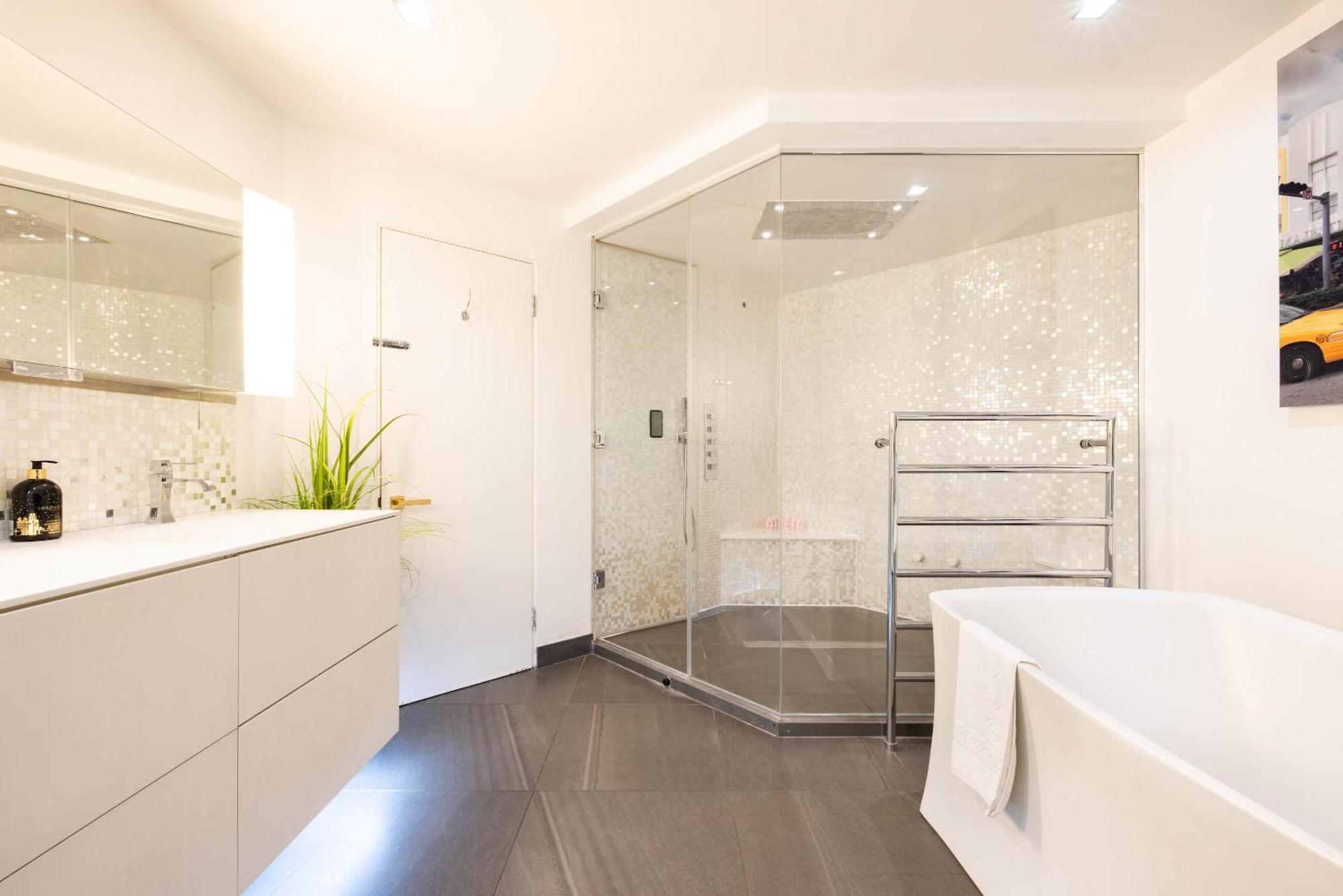 Amazingly Luxurious Loft Apartment, Soho - 3 Bedrooms, 2 Bath & Office Λονδίνο Εξωτερικό φωτογραφία