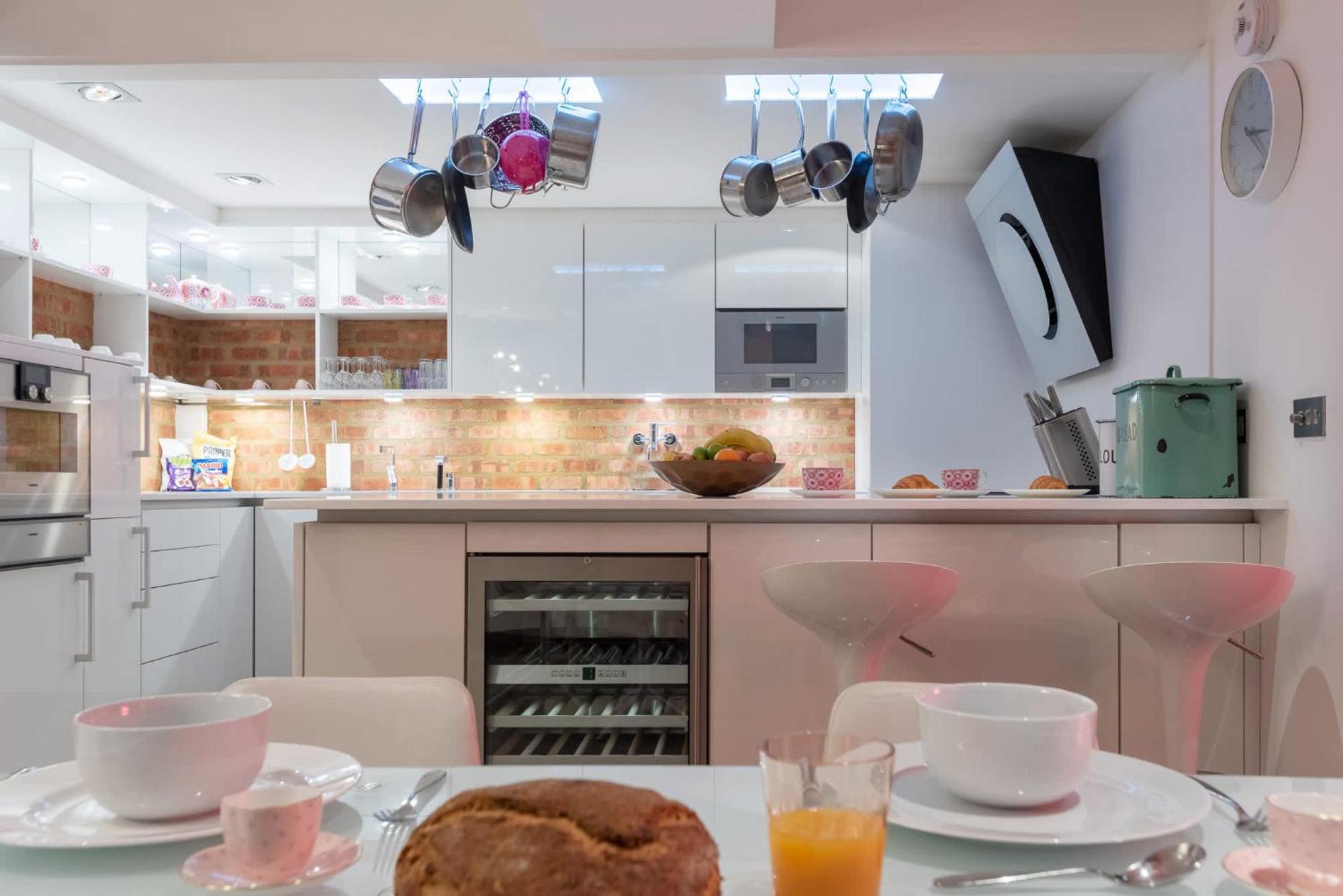 Amazingly Luxurious Loft Apartment, Soho - 3 Bedrooms, 2 Bath & Office Λονδίνο Εξωτερικό φωτογραφία